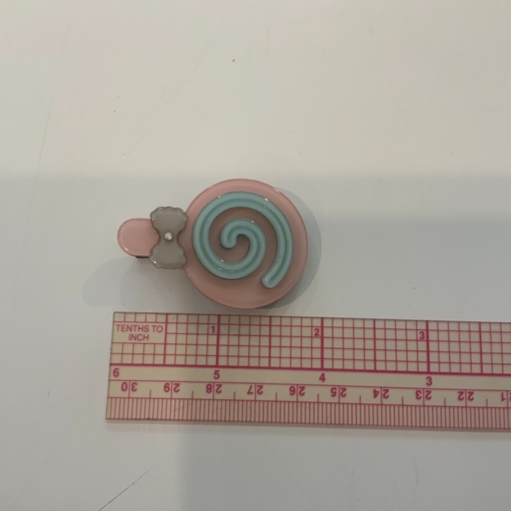 Cute kids hair clip brand new 2”